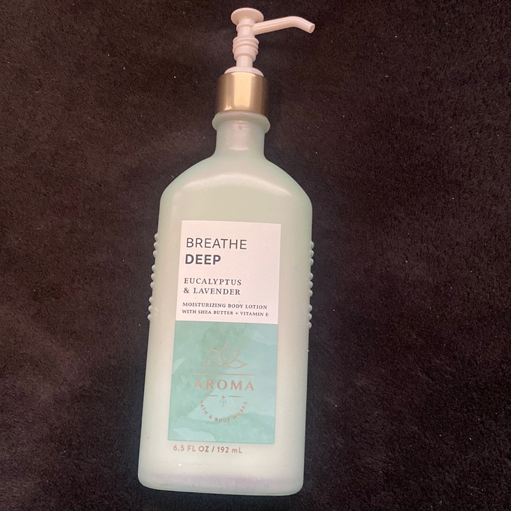 Bath and body works breathe deep eucalyptus and lavender moisturizing lotion